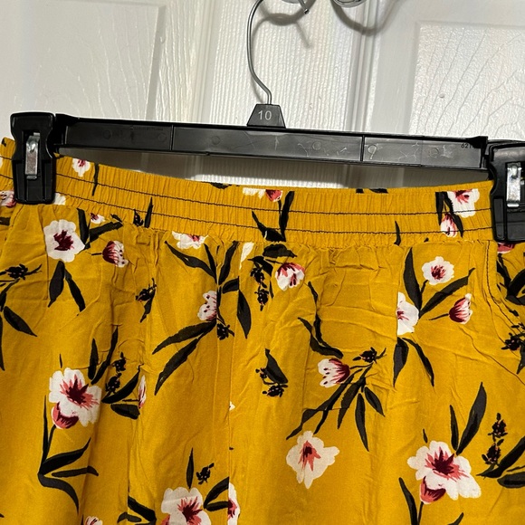 Shosho pants size medium - Picture 3 of 5